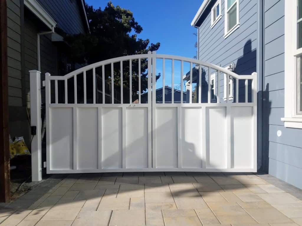 Automatic Driveway Gates Vinyl